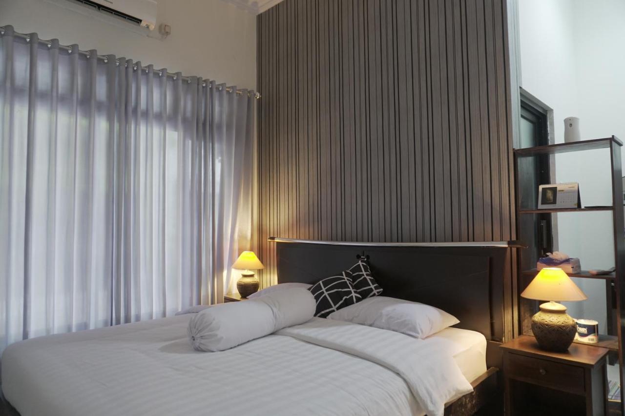 Sayana Homestay Sleman  Ngoại thất bức ảnh