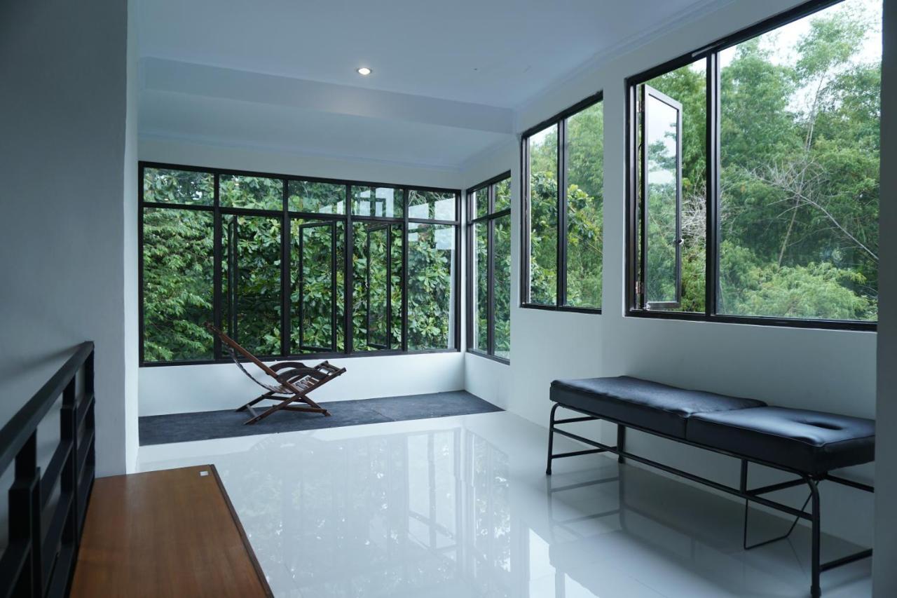 Sayana Homestay Sleman  Ngoại thất bức ảnh